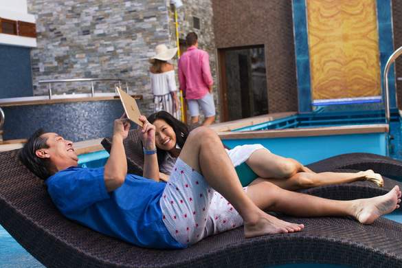 NCL Norwegian Escape The Haven Lounge 1.jpeg